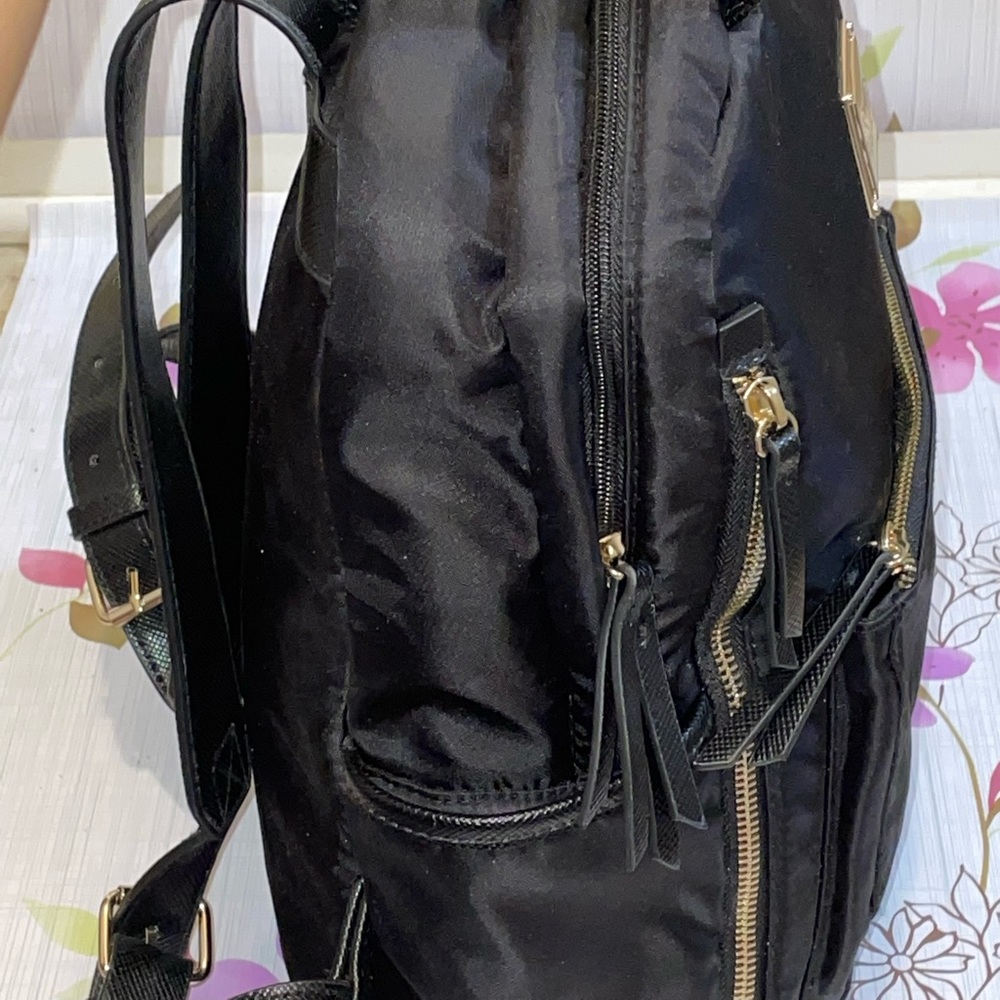 New Without Tags Jones of New York Black and Gold Backpack purse - Picture 3 of 9